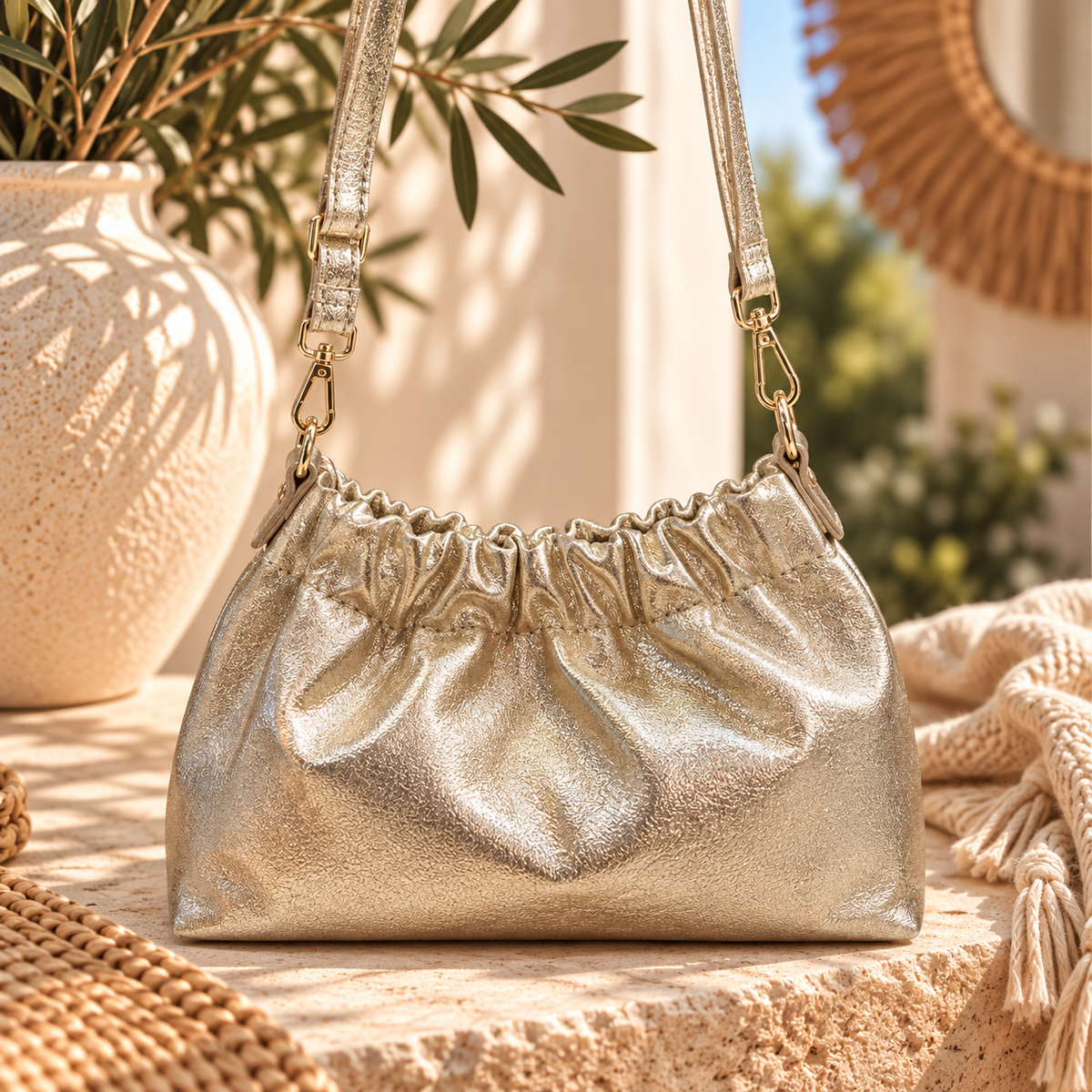 Nomade Glow ⭐ – Sac en cuir métallisé effet bourse